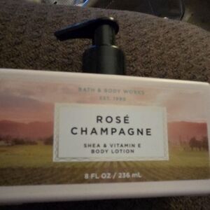 Bath & Body Works Rosé Champagne Shea & Vitamin E Body Lotion